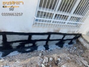 איטום מסביב לבית בצפון לטיפול בבעיות רטיבות בפנלים בחדרים